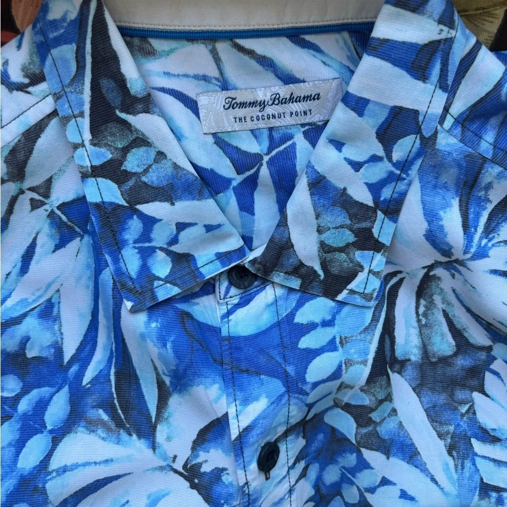 Tommy Bahama Blue and White Leaf Print Shirt - Picture 9 of 10